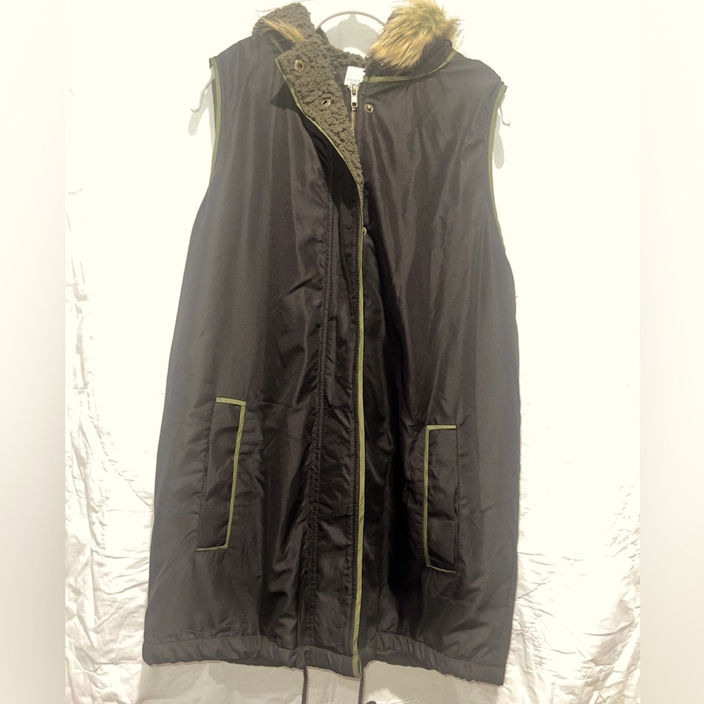 Design Recipe Long Sleeveless Black Sleek Vest Size Medium